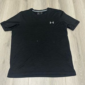 Men’s UA shirt